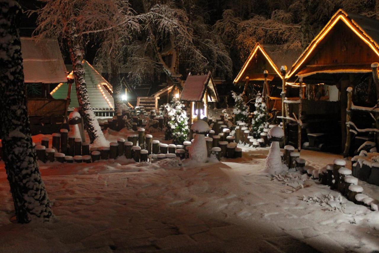Комплекс Відпочинку "Колиба" Hotell Korosten Exteriör bild